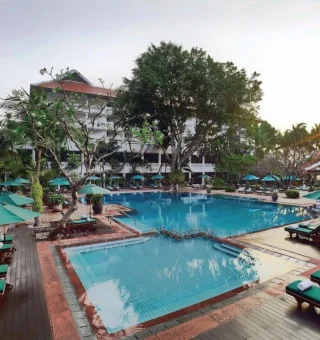 Swimming pool [outdoor] at Anantara Riverside Bangkok Resort