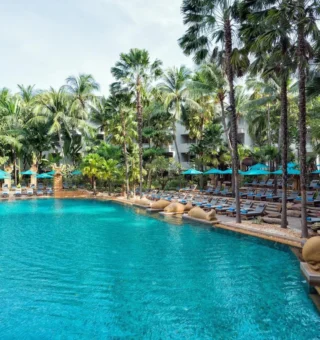 Swimming pool [outdoor] at Avani Pattaya Resort
