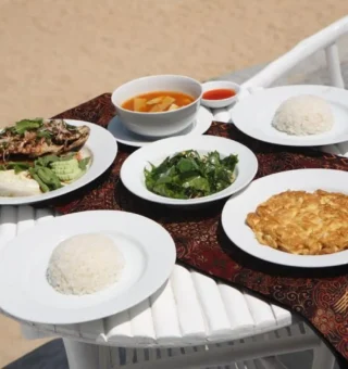 Thai dishes served by the beach at The Blue Sky Resort Koh Payam