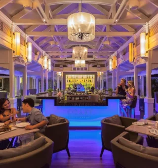 Bar/lounge at Centara Grand Beach Resort & Villas Hua Hin