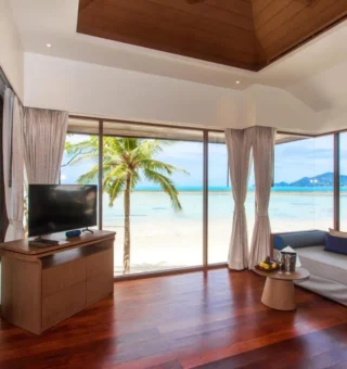 Guest room at Chaweng Regent Beach Resort