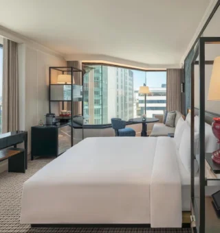 1 King Bed, Corner, Deluxe - Guestroom at Grand Hyatt Erawan Bangkok