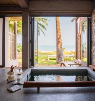 Hot tub at La A Natu Bed & Bakery