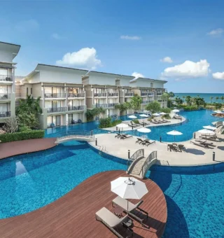 Swimming pool [outdoor] at Le Meridien Khao Lak Resort & Spa
