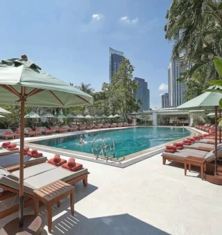 Swimming pool at Mandarin Oriental, Bangkok