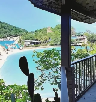 Balcony view of the Nang Yuan sandbar and turquoise bay at Nangyuan Island Dive Resort