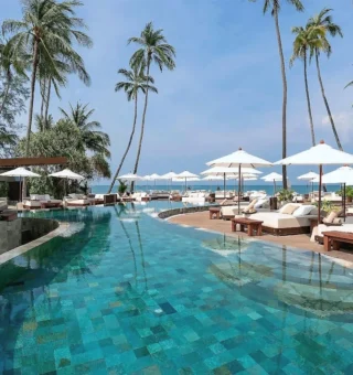 Poolside bar at Nikki Beach Resort & Spa
