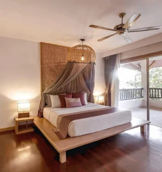 Honeymoon Suite - Bed at Pakasai Resort