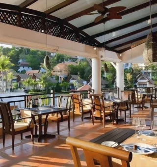 Dining at Rawi Warin Resort & Spa
