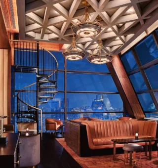 Bar/lounge at Rosewood Bangkok