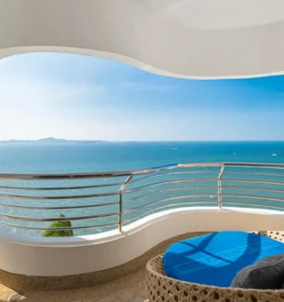 Balcony/terrace at Royal Cliff Grand Hotel Pattaya