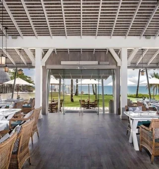 Dining at The Shore at Katathani – Adults only