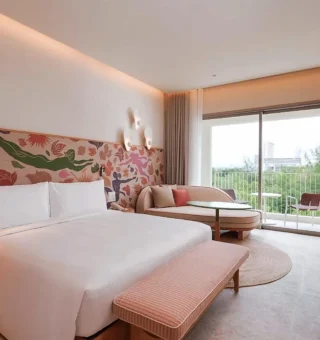 Deluxe King - Guestroom at The Standard, Pattaya Na Jomtien