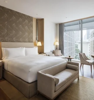 King Deluxe Room - Guestroom at Waldorf Astoria Bangkok